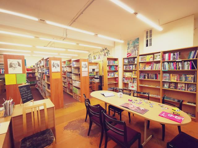 Rīgas 92.vidusskolas bibliotēka